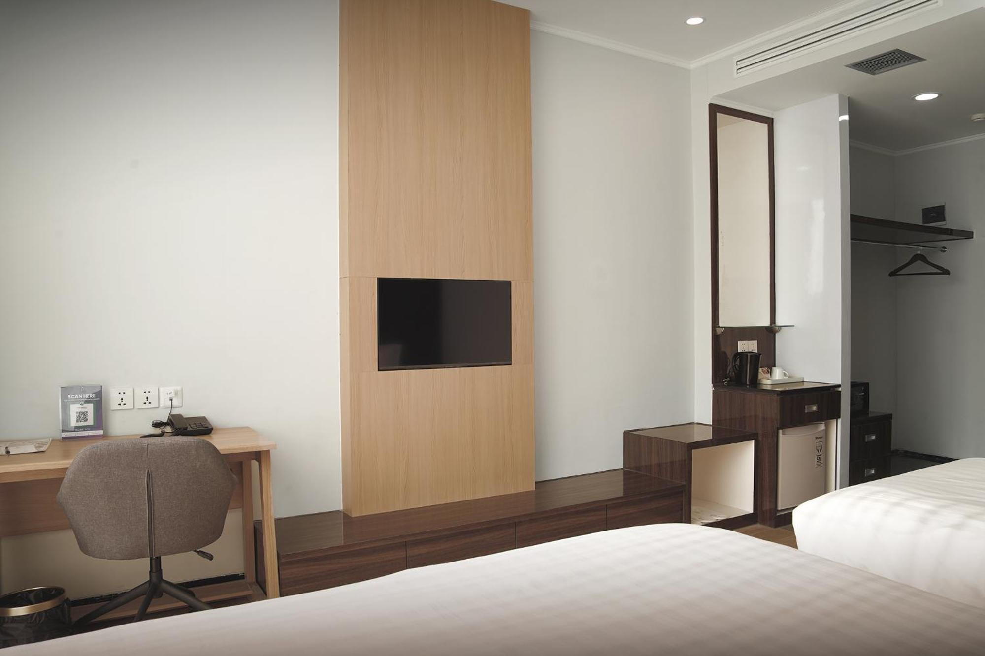 Dreamtel Jakarta Exterior foto