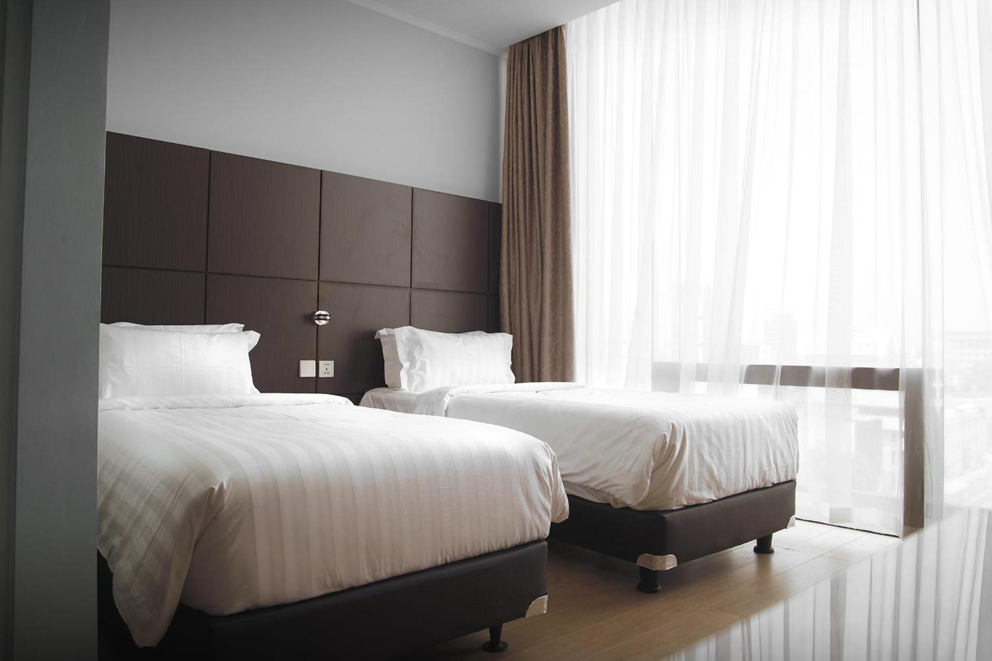 Dreamtel Jakarta Exterior foto