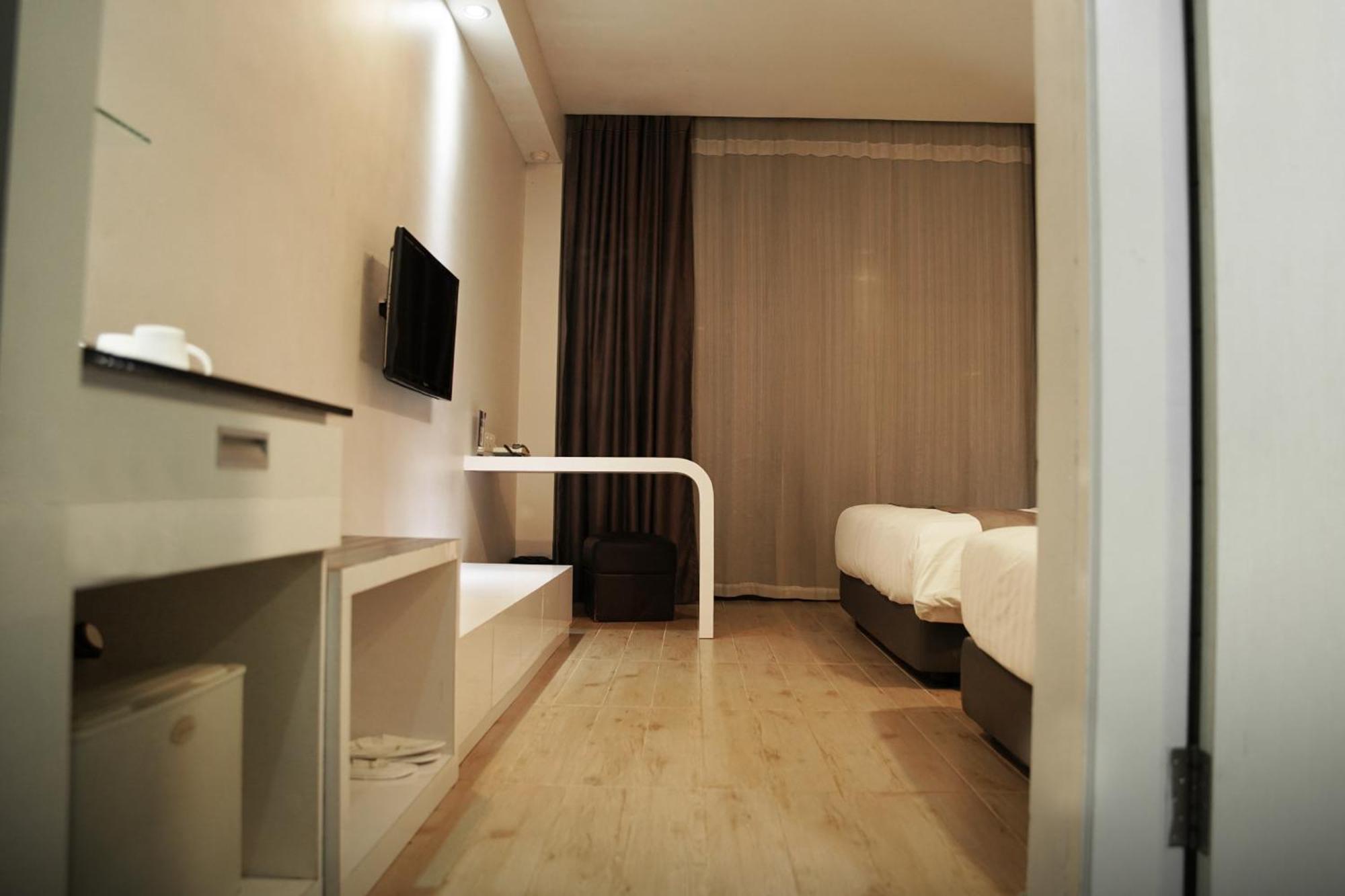 Dreamtel Jakarta Exterior foto