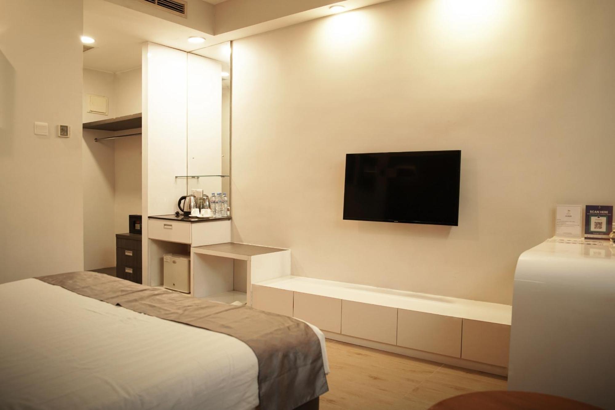 Dreamtel Jakarta Exterior foto