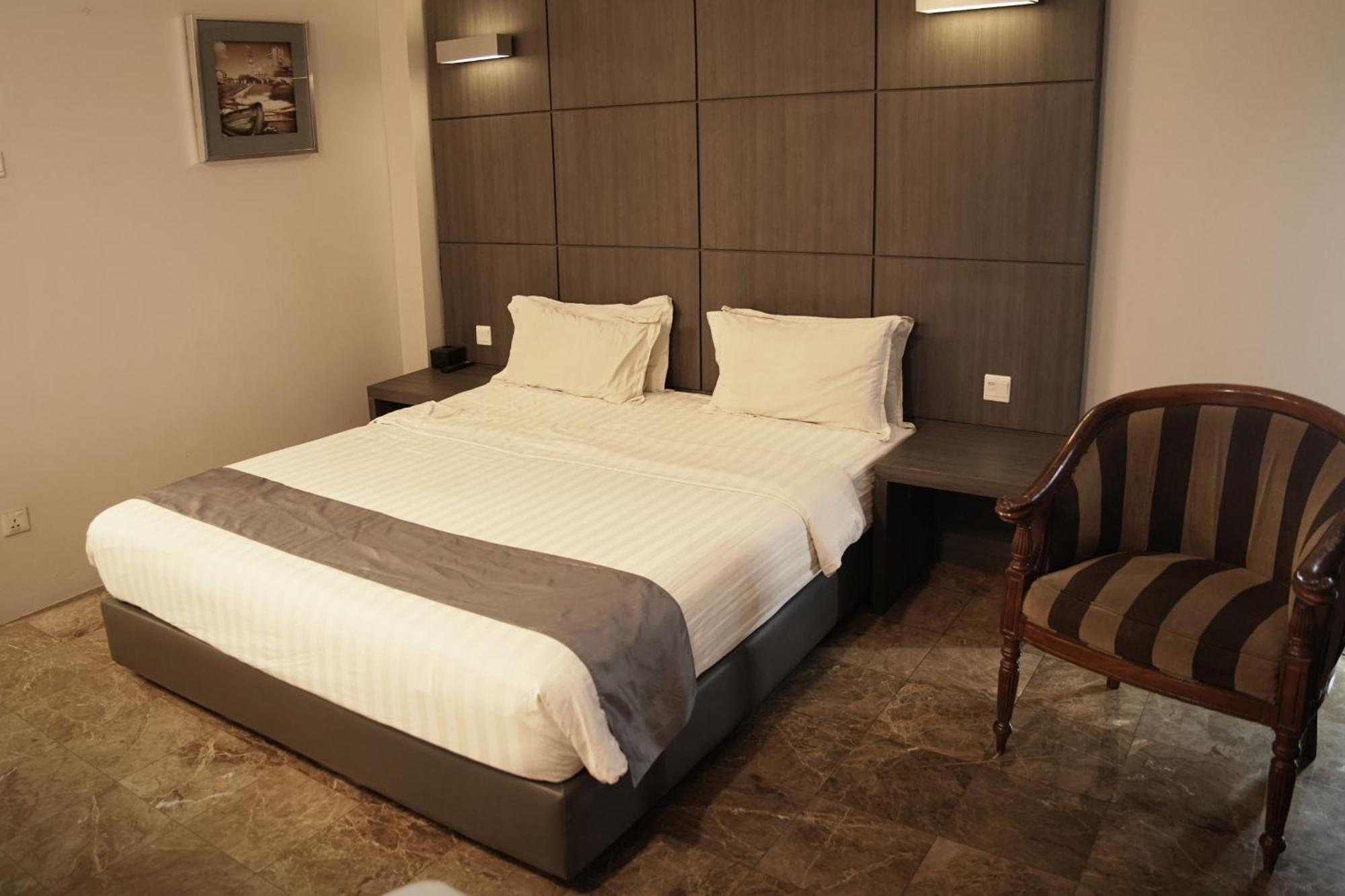 Dreamtel Jakarta Exterior foto