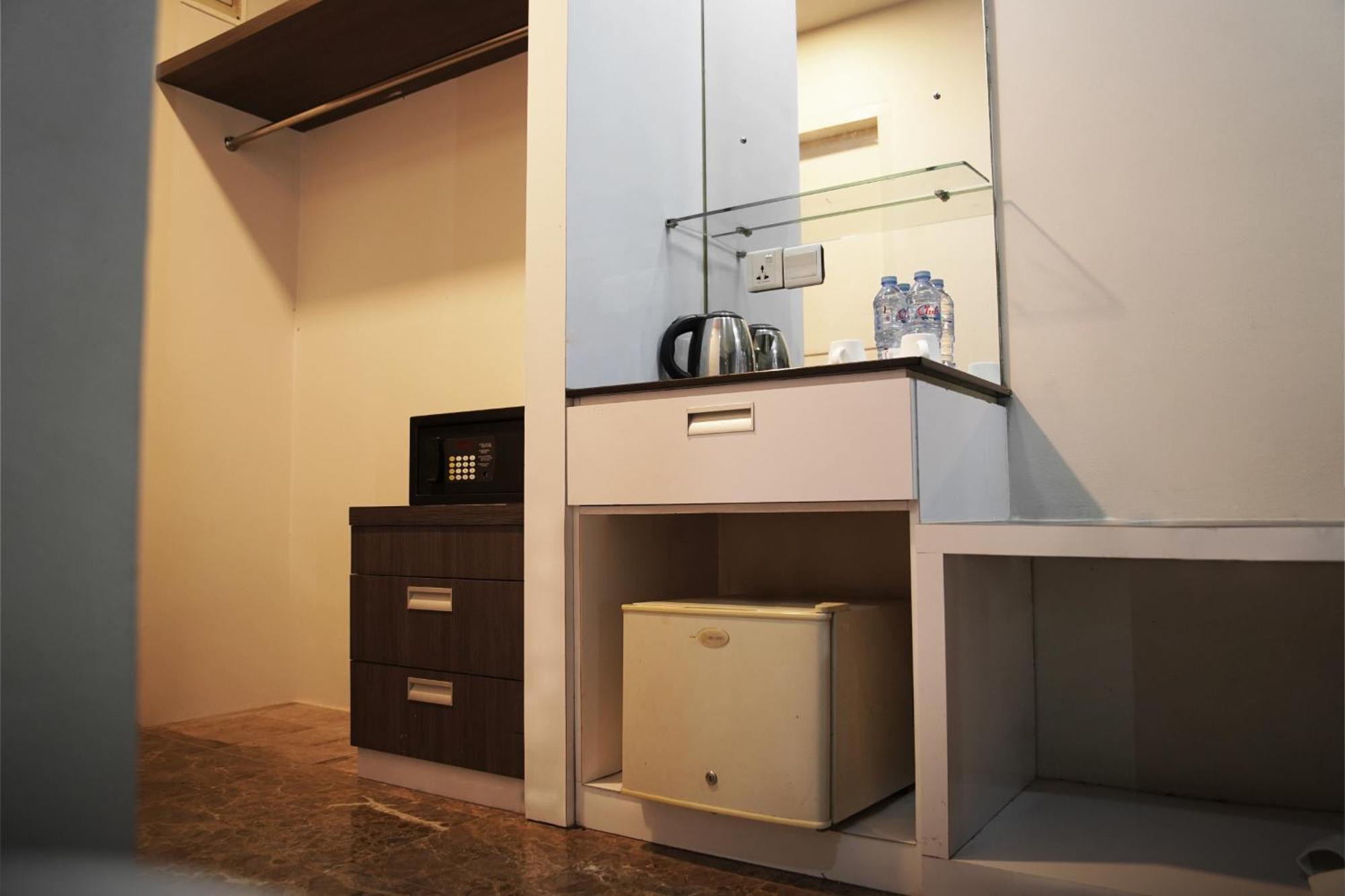 Dreamtel Jakarta Exterior foto
