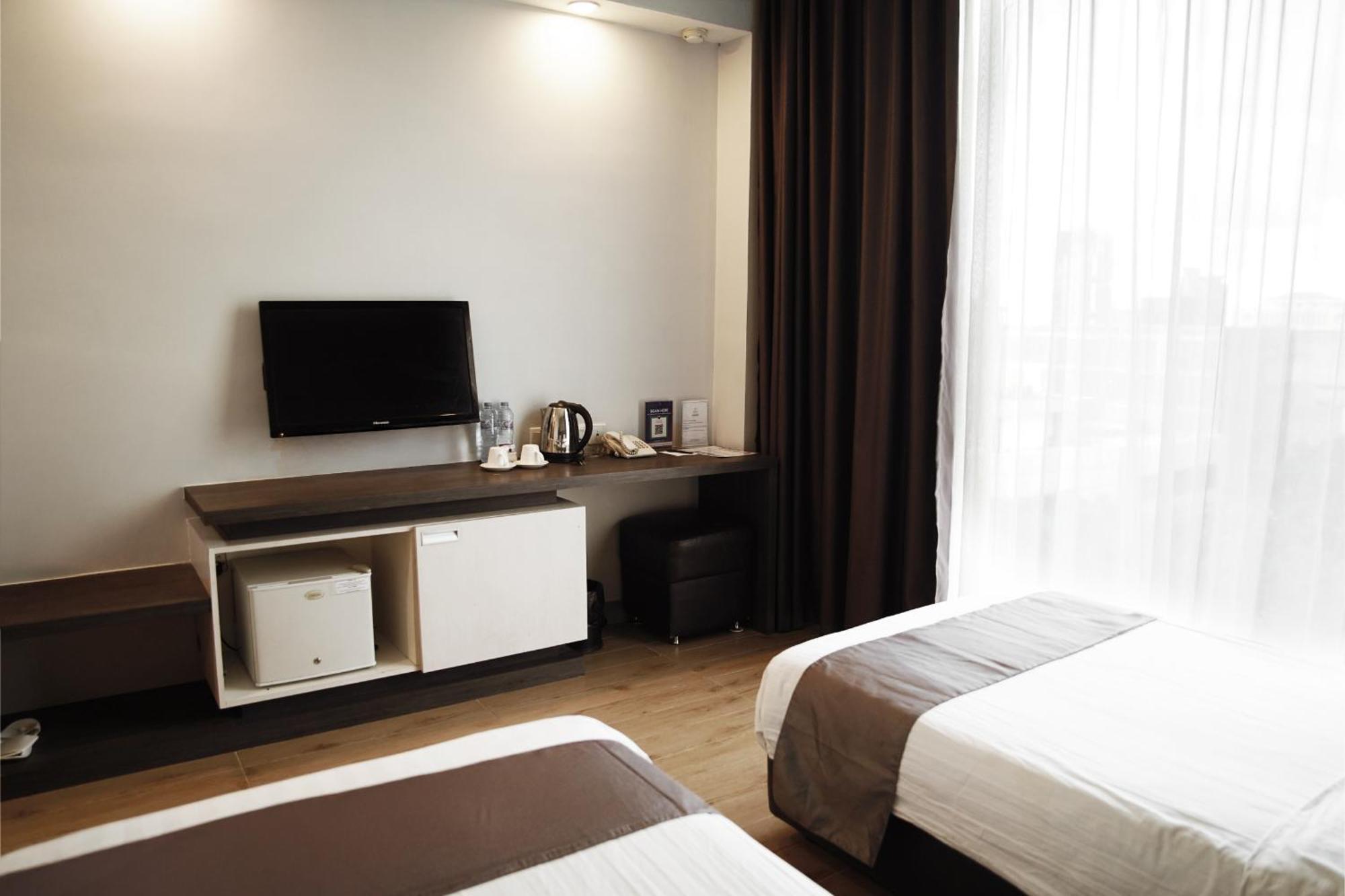 Dreamtel Jakarta Exterior foto