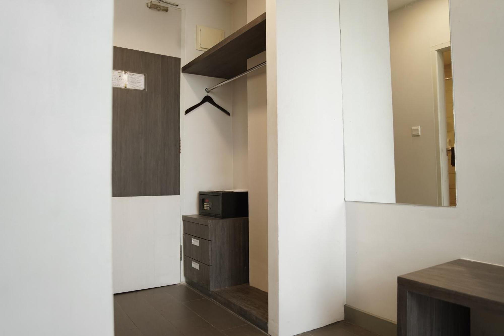 Dreamtel Jakarta Exterior foto