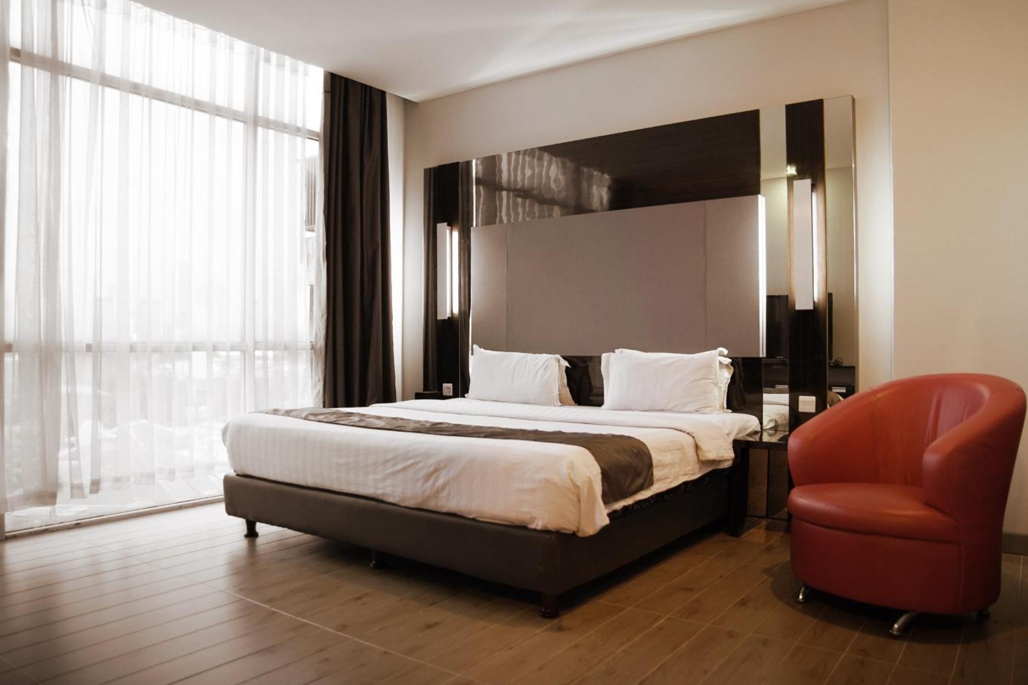 Dreamtel Jakarta Exterior foto