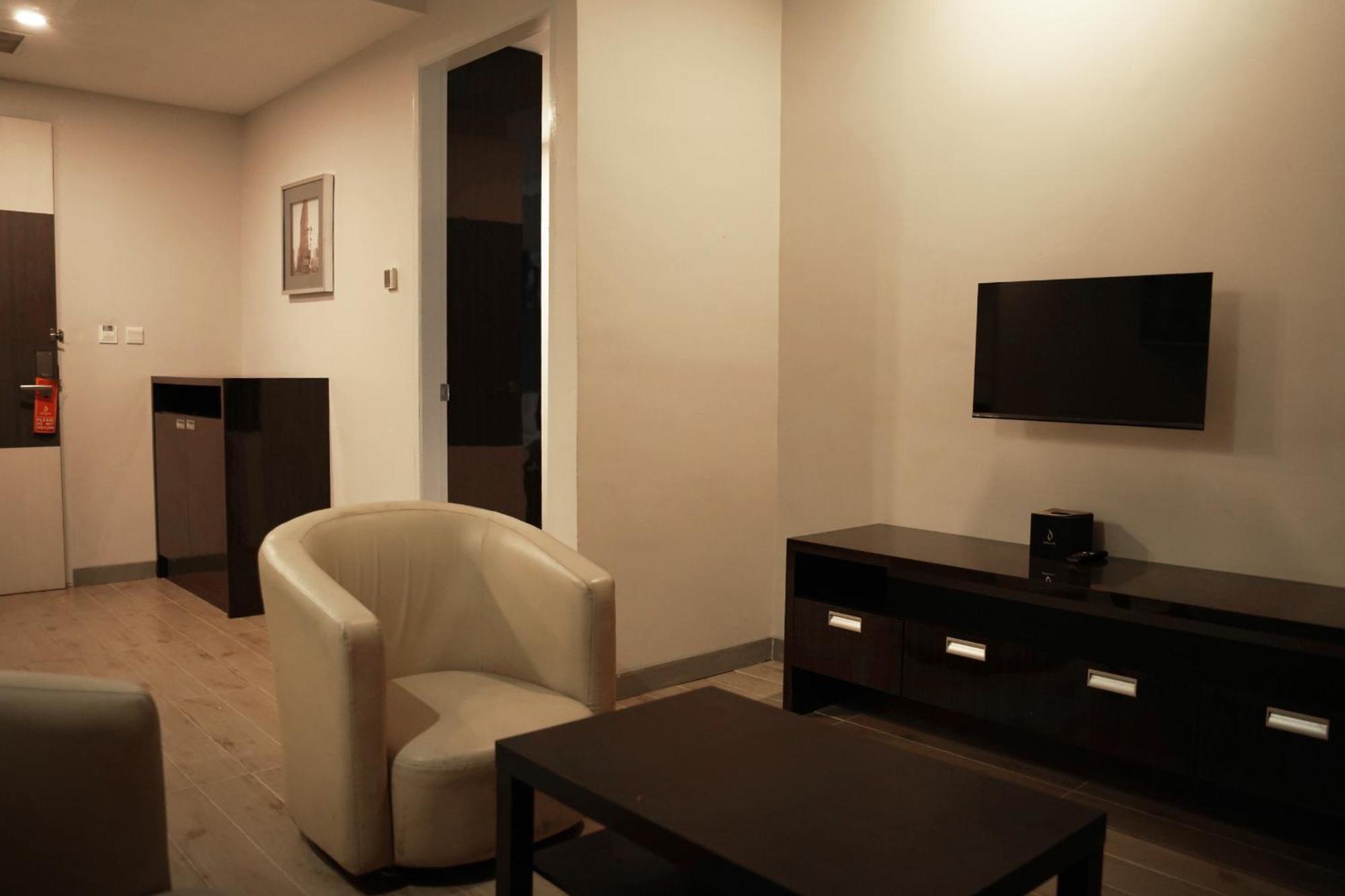 Dreamtel Jakarta Exterior foto