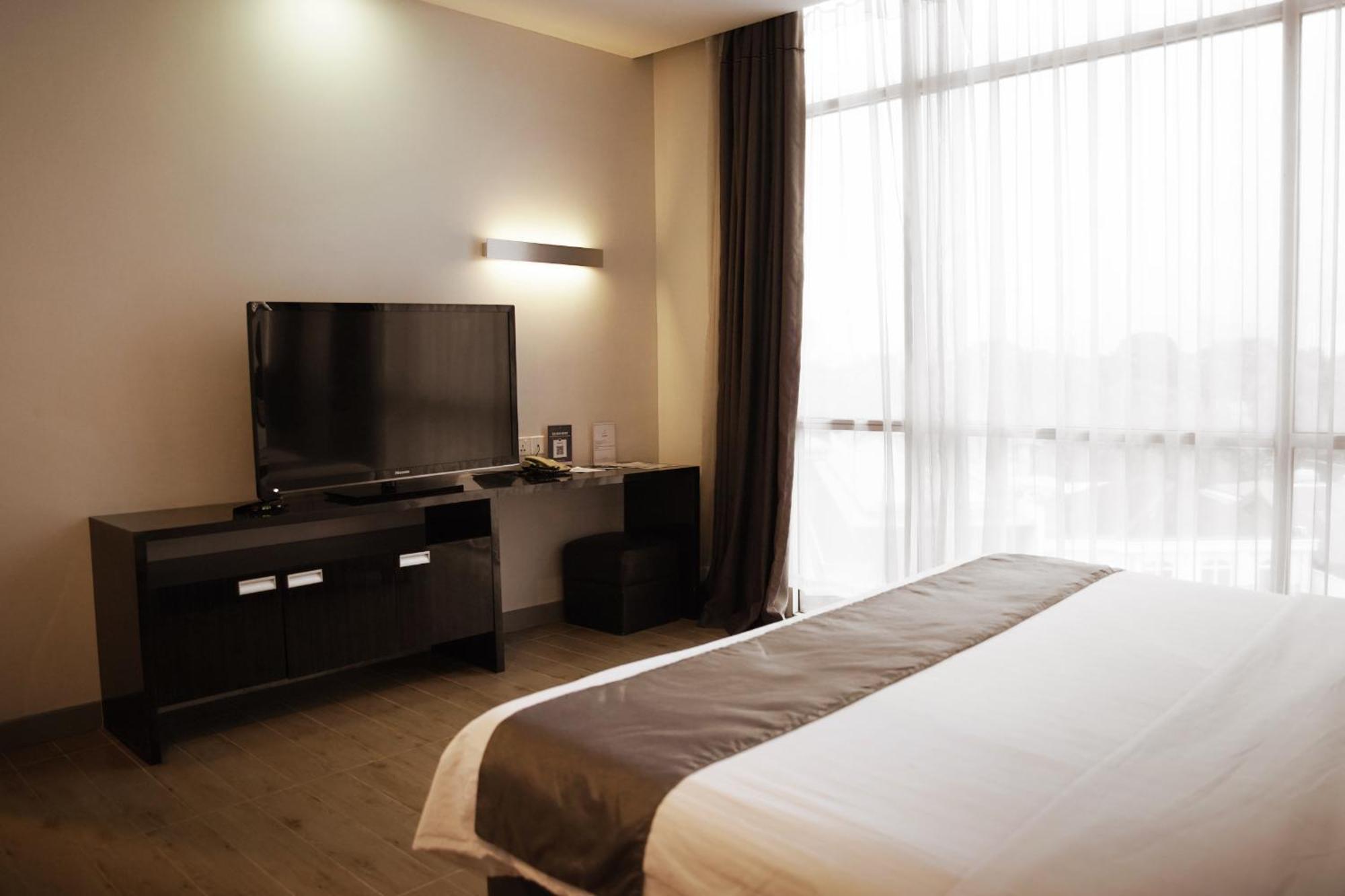 Dreamtel Jakarta Exterior foto