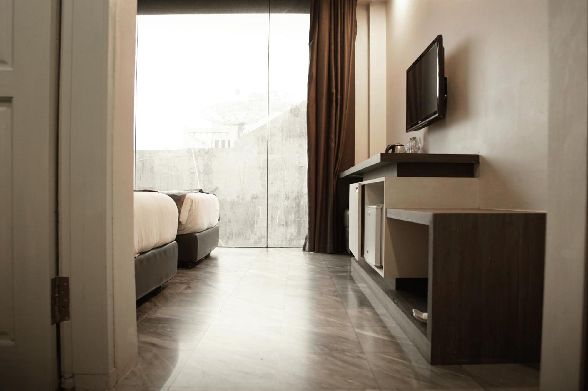 Dreamtel Jakarta Exterior foto
