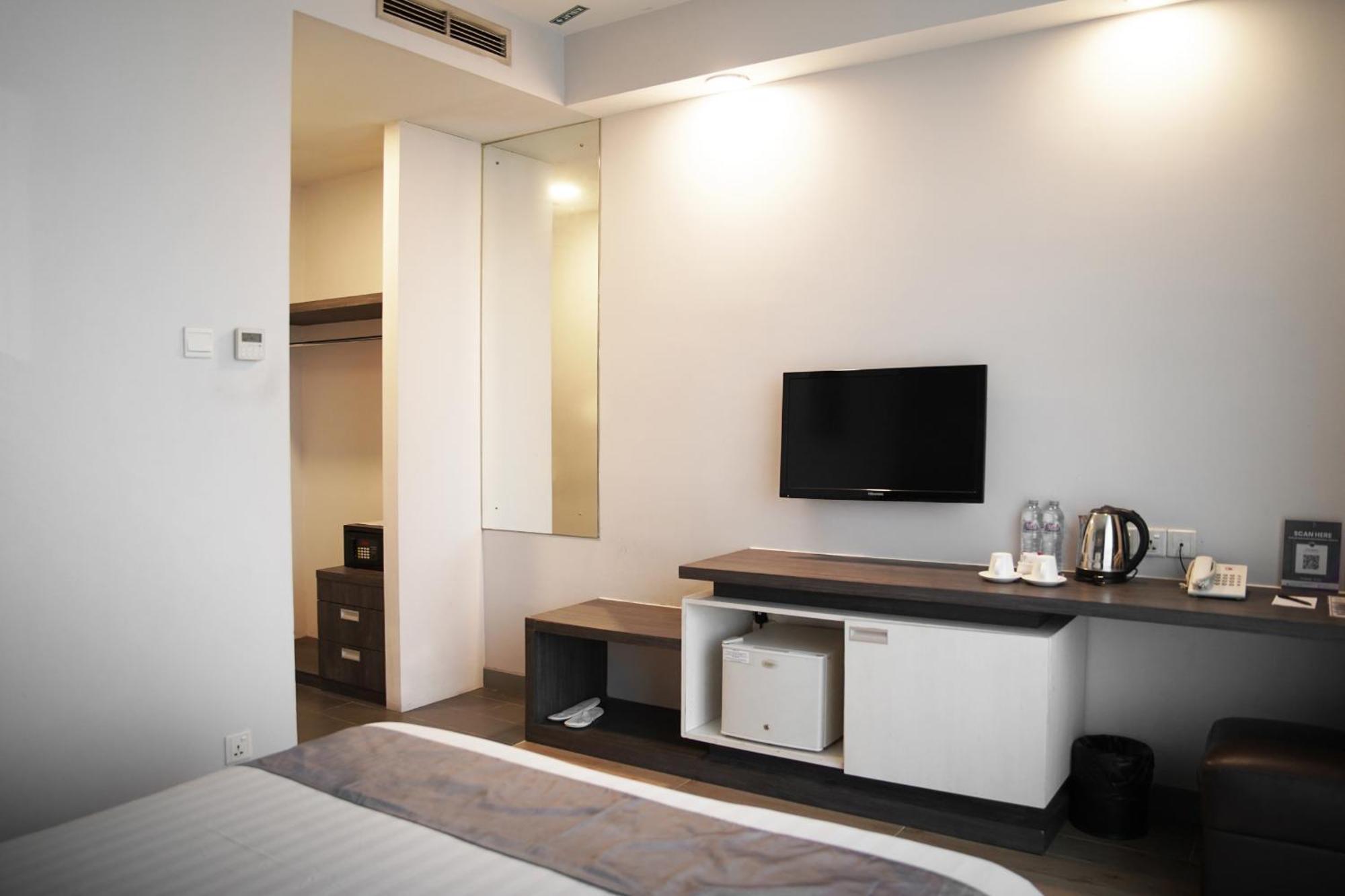 Dreamtel Jakarta Exterior foto
