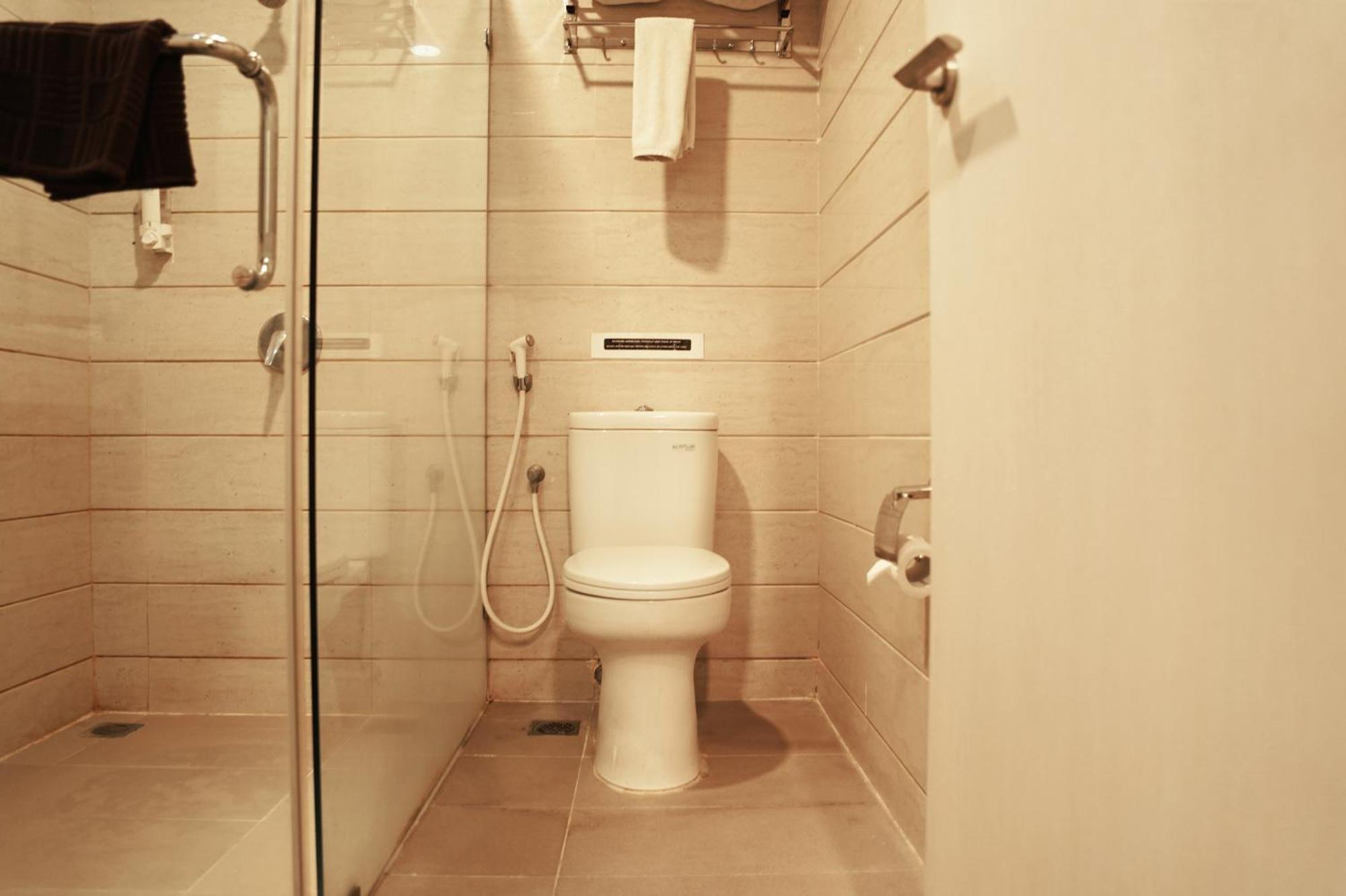 Dreamtel Jakarta Exterior foto